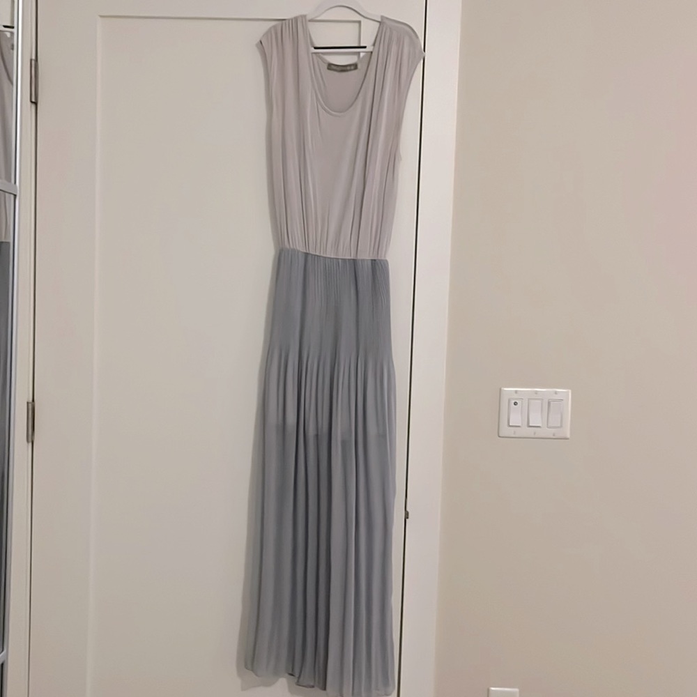 Jersey knit top & sheer chiffon pleated skirt. Cinched cap sleeves. Maxi dress.